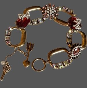 🎀Betsey Vintage Elegant Gold-tone & Ruby-color Rhinestones Toggle-lock Bracelet
